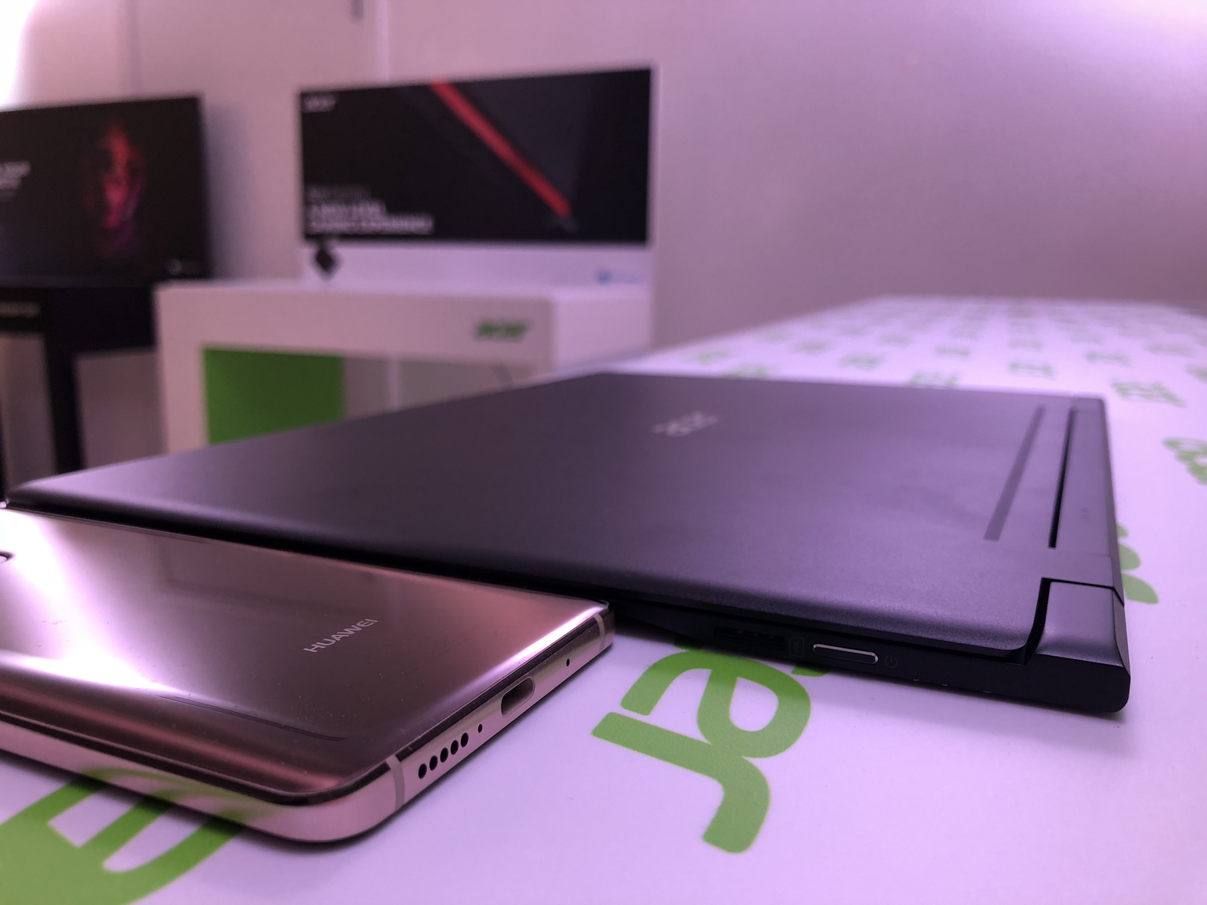 Acer Swift 7 vs. Huawei Mate 10 Pro