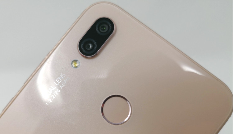 Dual-Kamera und Fingerabdruckscanner des Huawei P20 lite in Sakura Pink