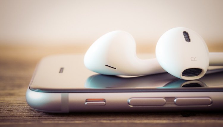 Apple Music auf iPhone mit EarPods