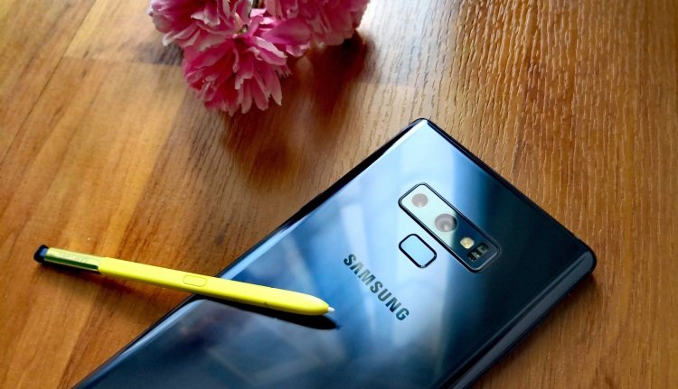 Das Samsung Galaxy Note 9 in Blau
