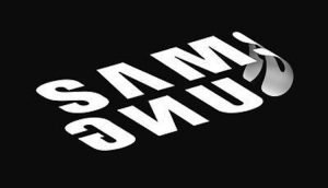 Samsungs faltet sein Logo auf Facebook