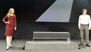 LG OLED TV R im Zero View-Betrieb