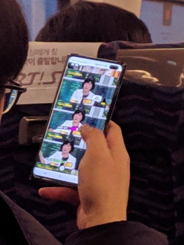 Samsung Galaxy S10+ in freier Wildbahn.
